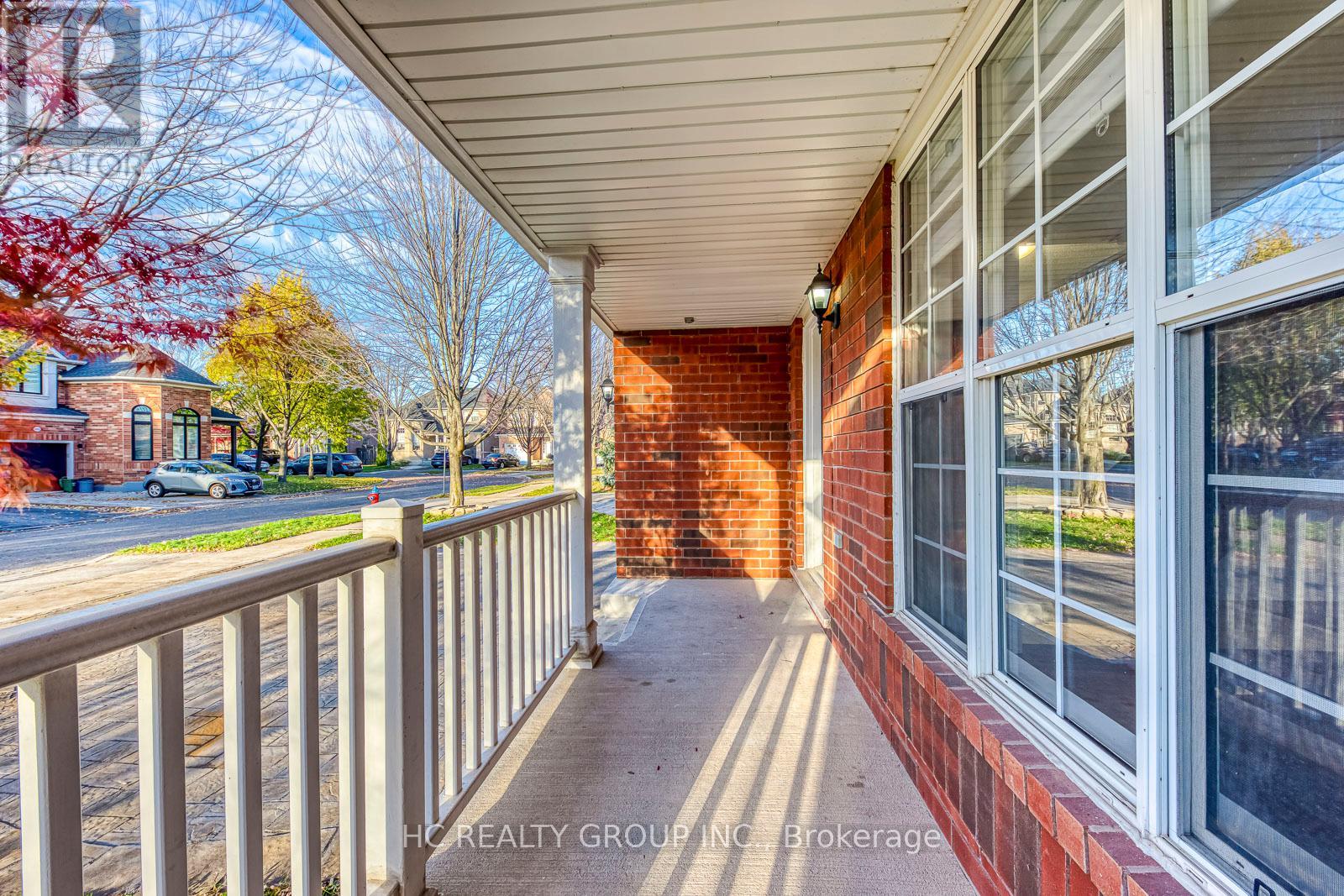 3045 Abernathy Way, Oakville, Ontario  L6M 5C1 - Photo 4 - W12518436