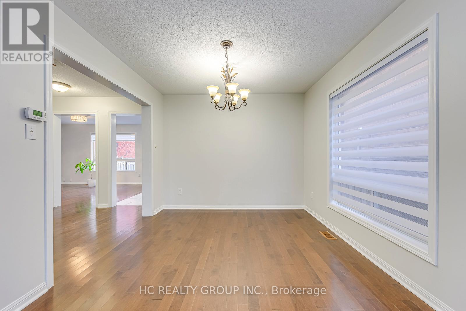 3045 Abernathy Way, Oakville, Ontario  L6M 5C1 - Photo 7 - W12518436