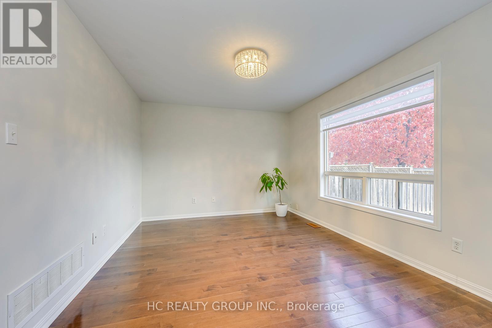 3045 Abernathy Way, Oakville, Ontario  L6M 5C1 - Photo 8 - W12518436