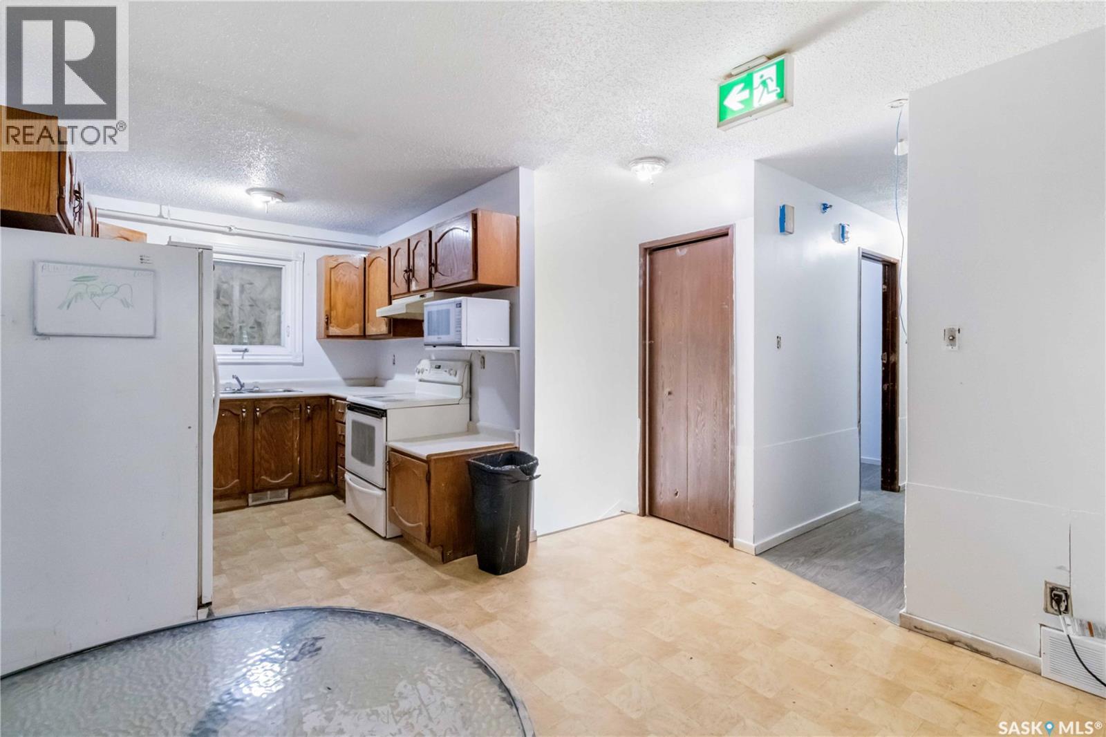 111-113 Q Avenue N, Saskatoon, Saskatchewan  S7L 2Y4 - Photo 2 - SK022493