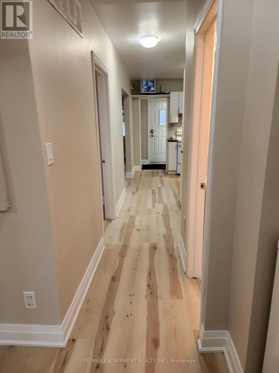 A - 25 West 4th Street, Hamilton, Ontario L9C 3M2 - Photo 12 - X12518366