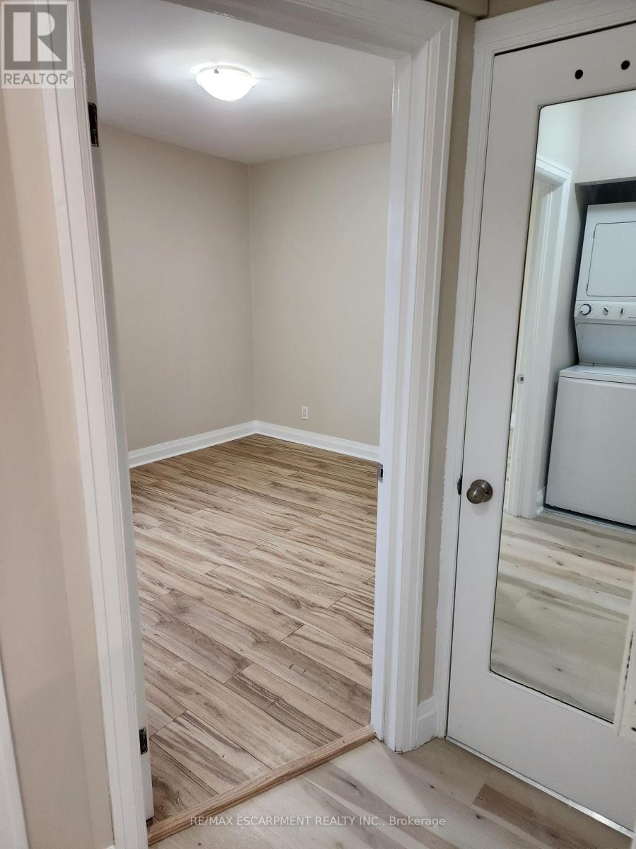 A - 25 West 4th Street, Hamilton, Ontario L9C 3M2 - Photo 14 - X12518366