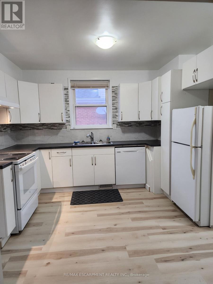 A - 25 West 4th Street, Hamilton, Ontario L9C 3M2 - Photo 5 - X12518366