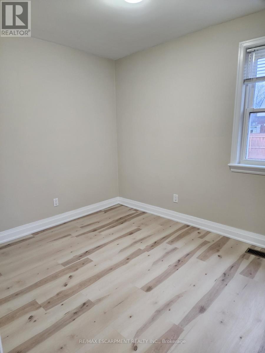 A - 25 West 4th Street, Hamilton, Ontario L9C 3M2 - Photo 8 - X12518366