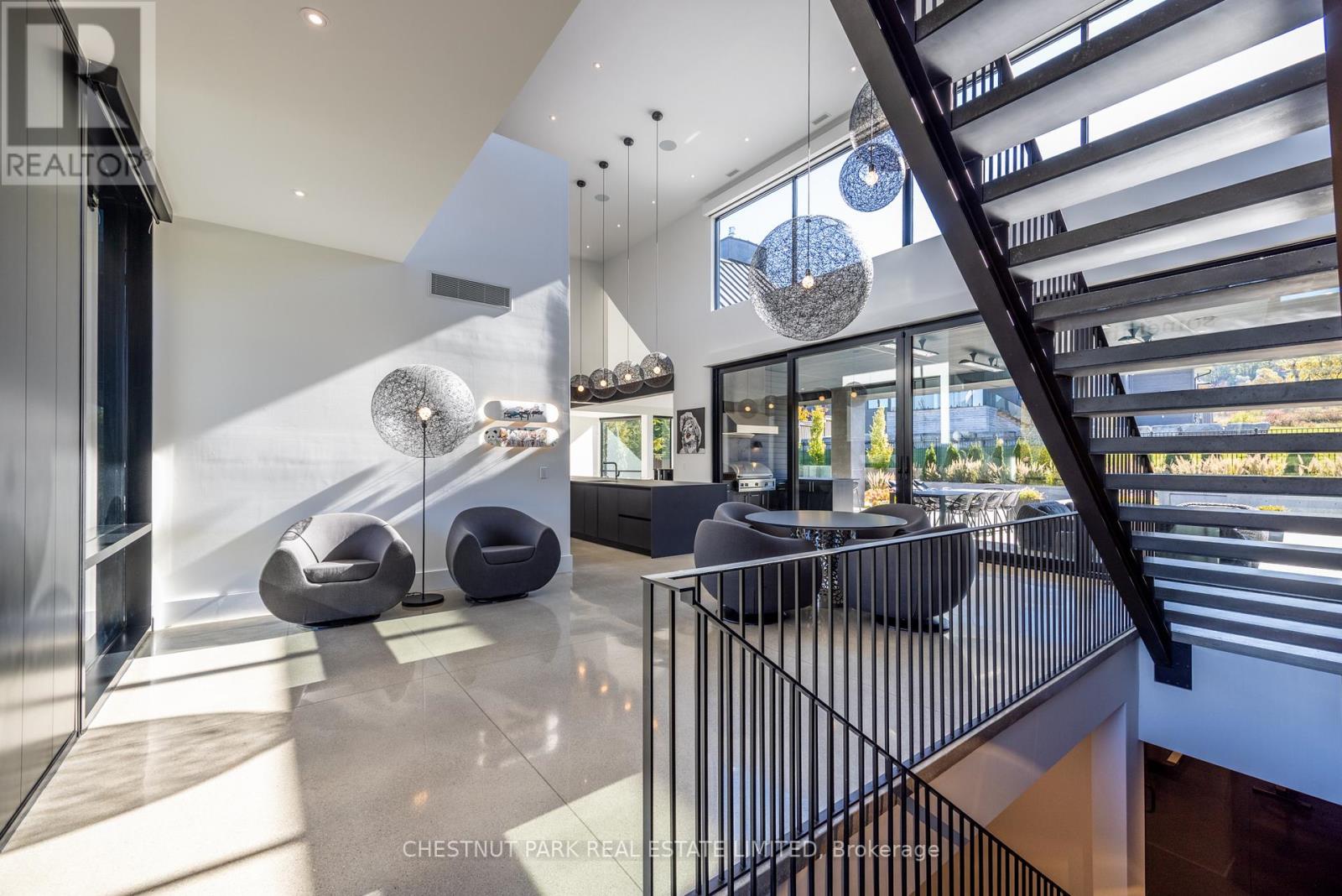 112 Stone Zack Lane, Blue Mountains, Ontario N0H 1J0 - Photo 3 - X12518372