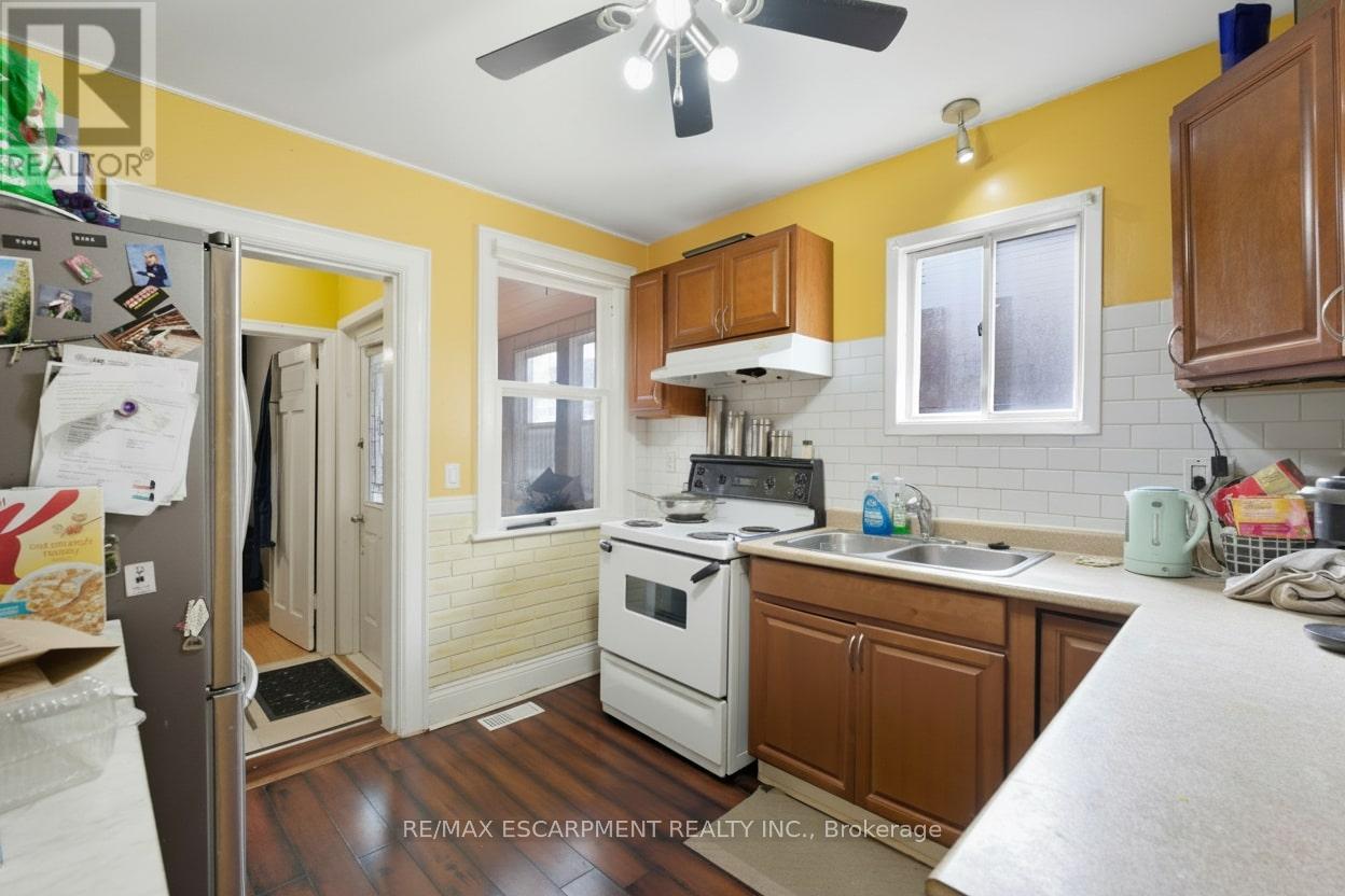 246 Cope Street, Hamilton, Ontario  L8H 5B5 - Photo 14 - X12518404