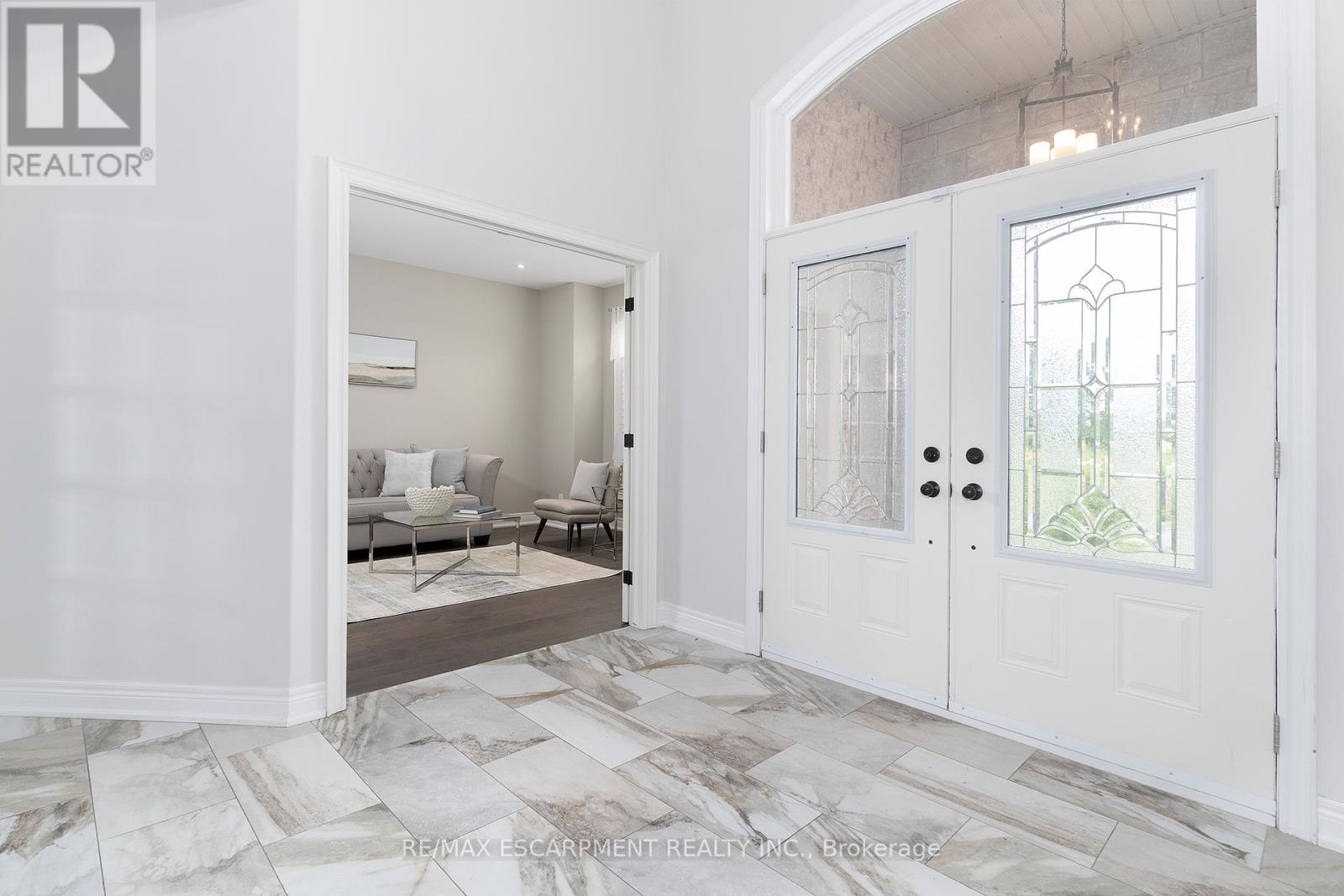 270 Farr Street, Pelham, Ontario  L0S 1C0 - Photo 4 - X12518406