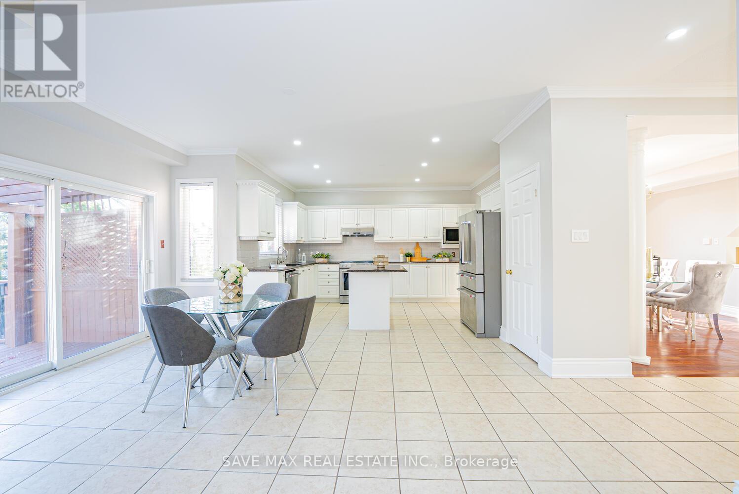 35 Woodcrest Court, Kitchener, Ontario  N2P 2K2 - Photo 12 - X12518422