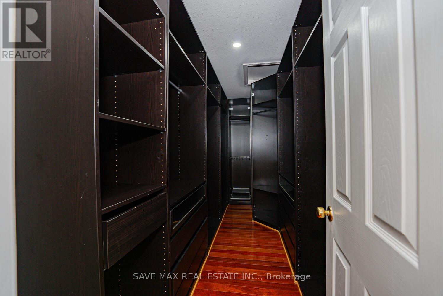 35 Woodcrest Court, Kitchener, Ontario  N2P 2K2 - Photo 24 - X12518422