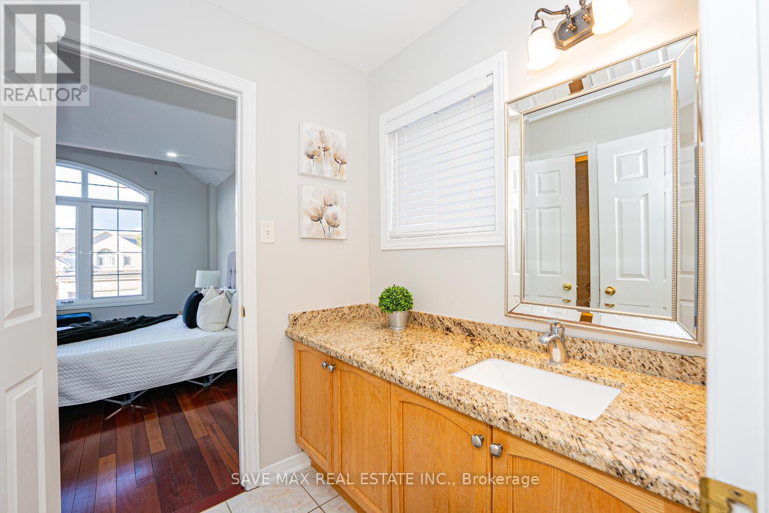 35 Woodcrest Court, Kitchener, Ontario  N2P 2K2 - Photo 27 - X12518422