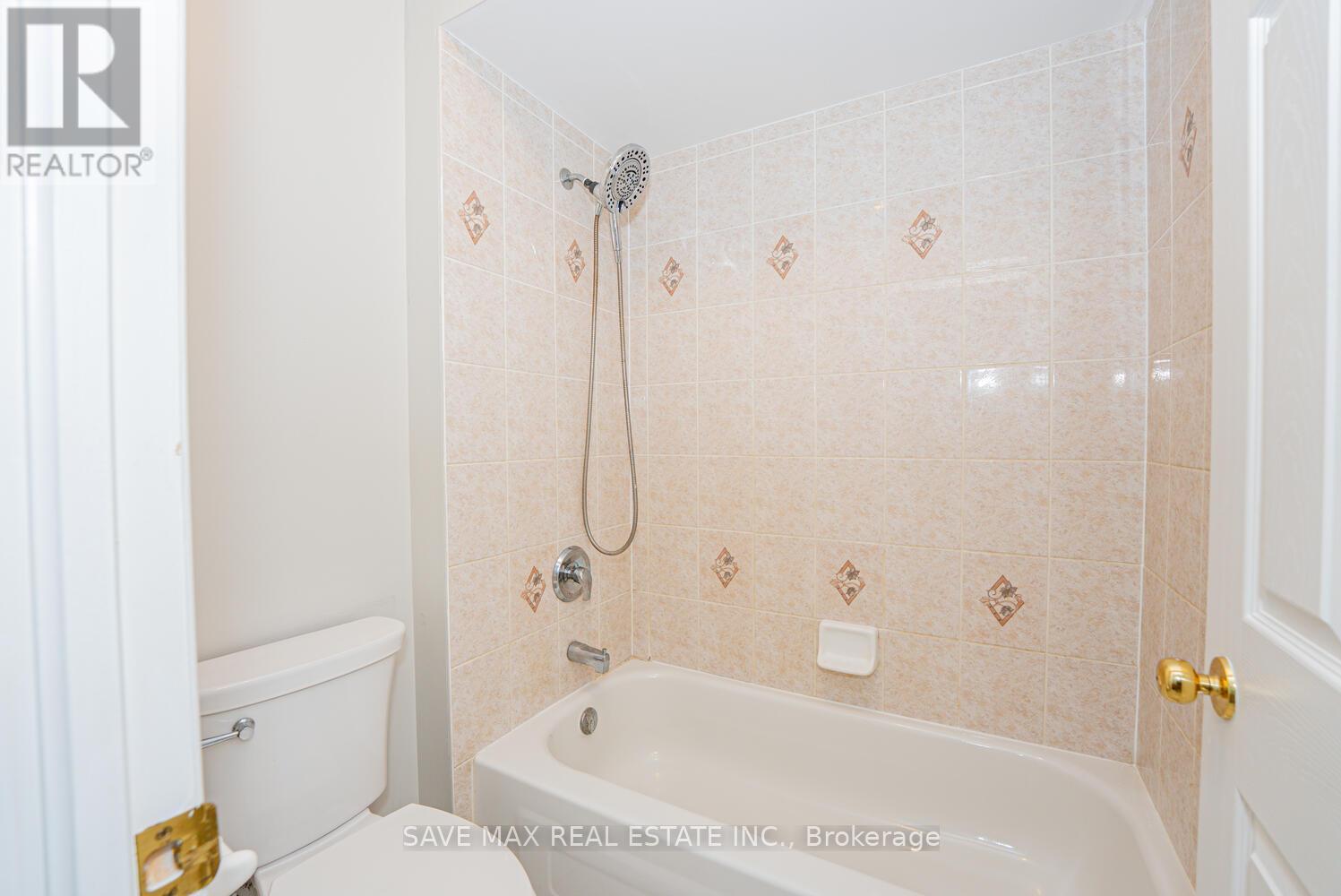 35 Woodcrest Court, Kitchener, Ontario  N2P 2K2 - Photo 34 - X12518422