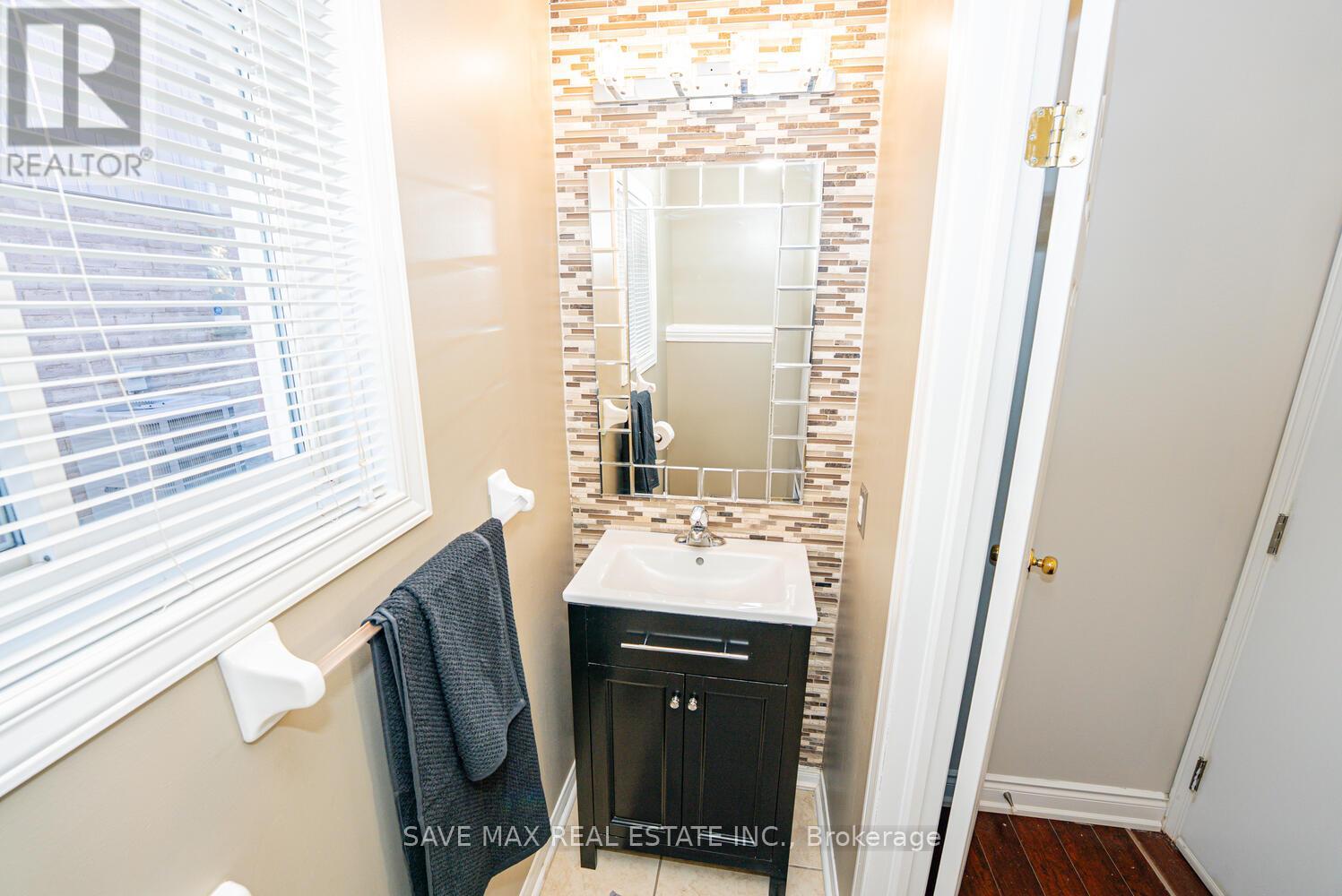 35 Woodcrest Court, Kitchener, Ontario  N2P 2K2 - Photo 35 - X12518422