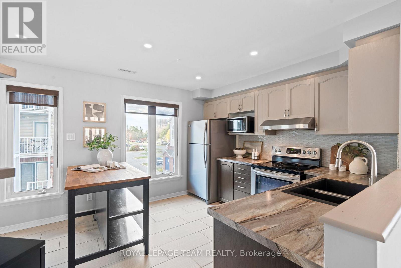 95 - 1512 Walkley Road, Ottawa, Ontario K1V 2G7 - Photo 8 - X12517516