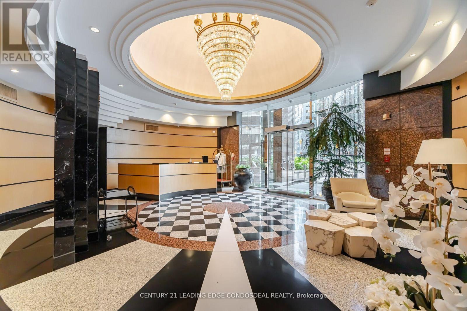 2106 - 33 University Avenue, Toronto, Ontario  M5J 2S7 - Photo 3 - C12518530