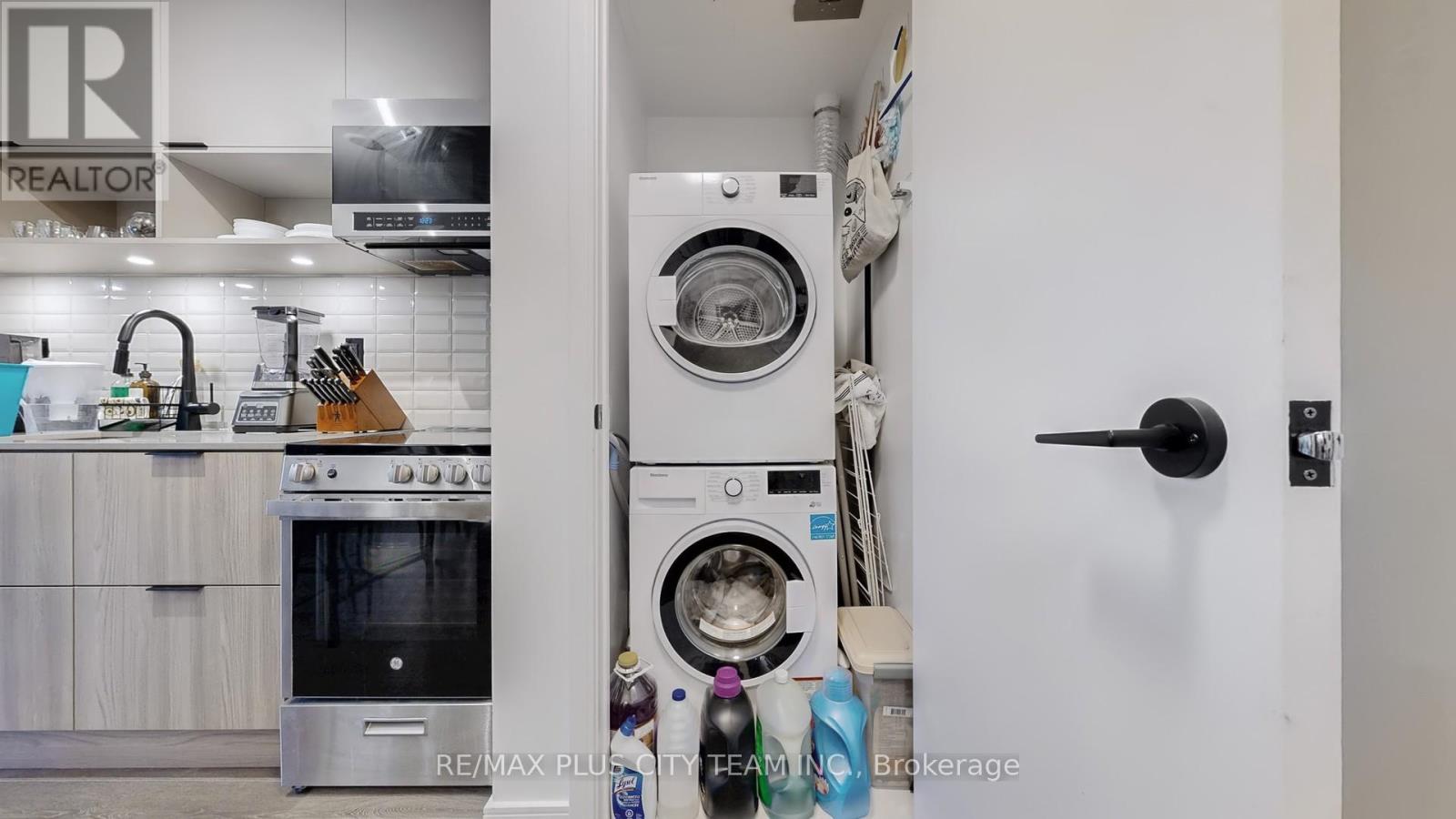 S505 - 180 Mill Street, Toronto, Ontario  M5A 0V7 - Photo 14 - C12518590