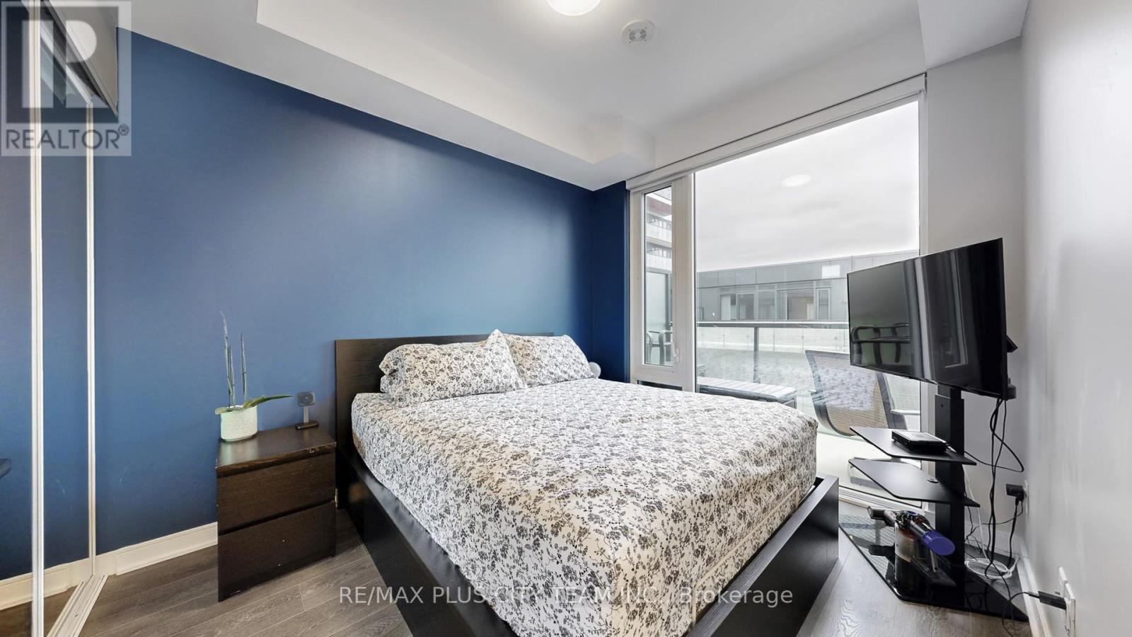 S505 - 180 Mill Street, Toronto, Ontario  M5A 0V7 - Photo 9 - C12518590