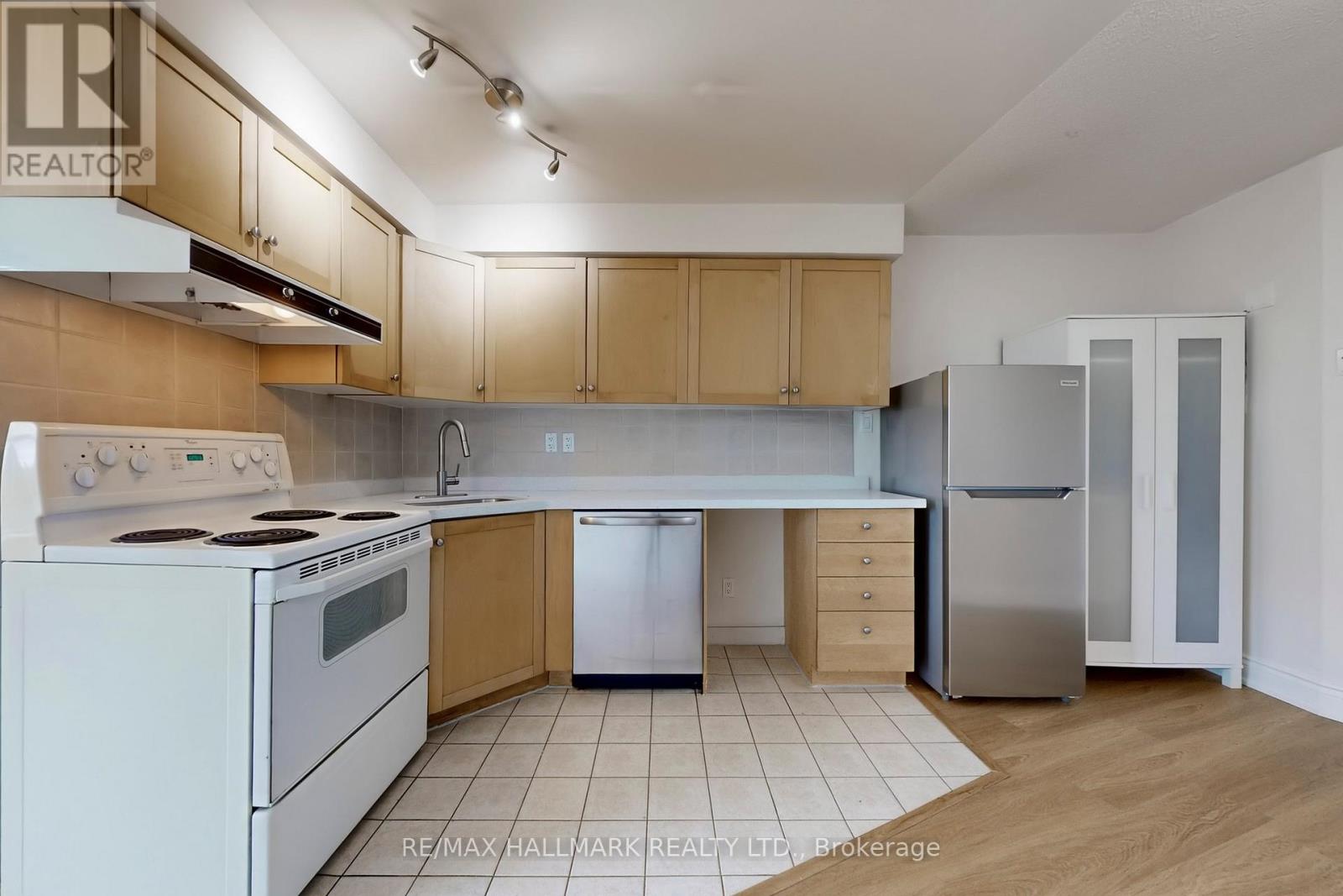 1121 - 650 Queens Quay W, Toronto (Waterfront Communities), Ontario  M5V 3N2 - Photo 18 - C12518604