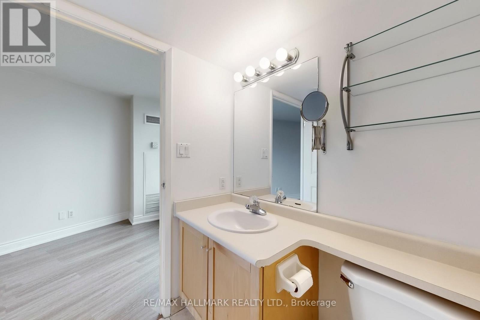 1121 - 650 Queens Quay W, Toronto (Waterfront Communities), Ontario  M5V 3N2 - Photo 25 - C12518604