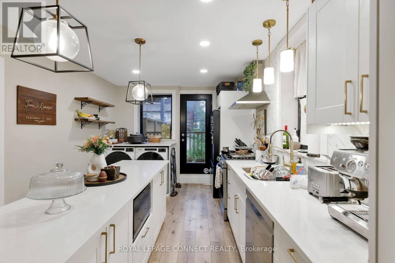 16 Rosemount Avenue, Toronto, Ontario  M6H 2M1 - Photo 28 - C12518654