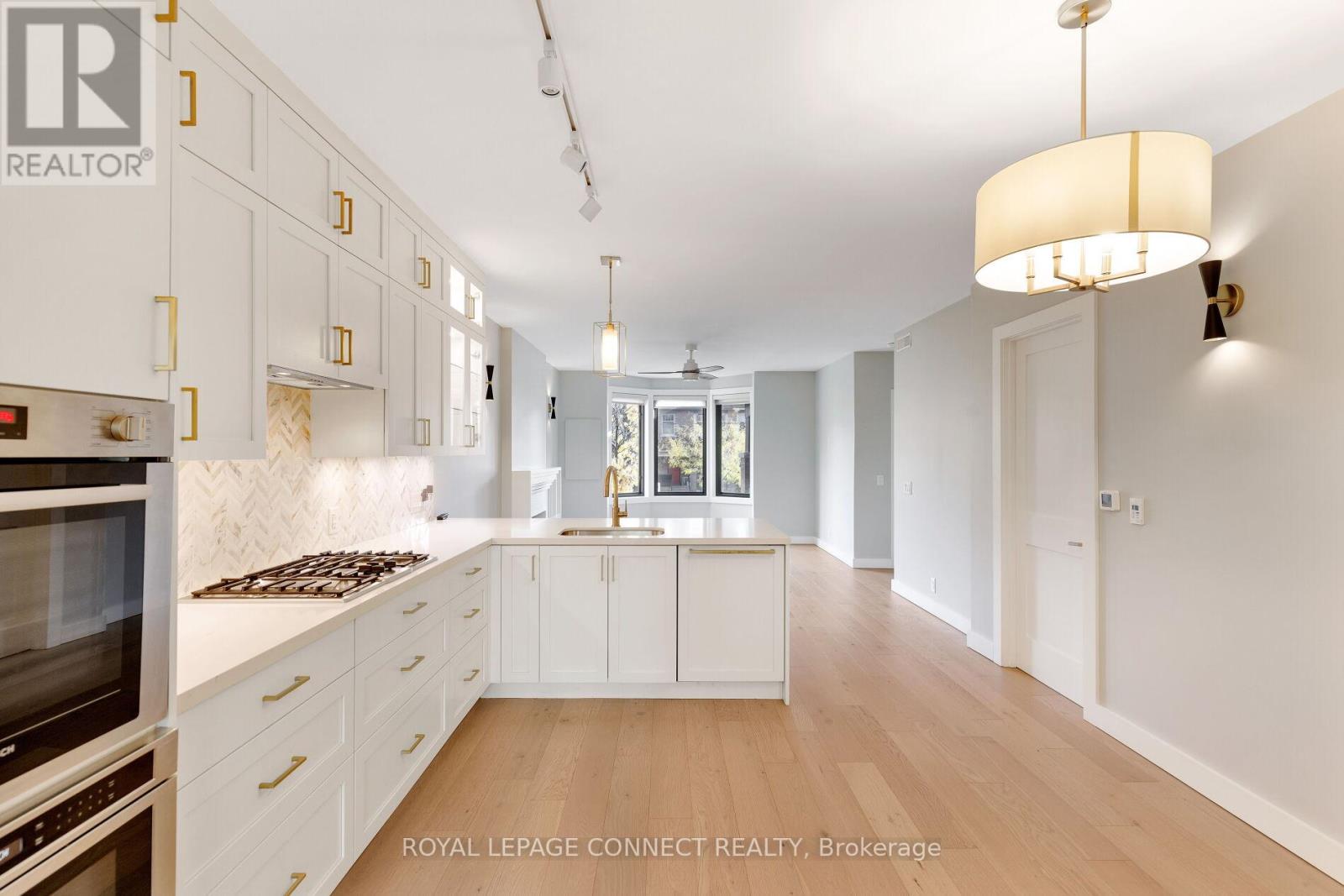 16 Rosemount Avenue, Toronto, Ontario  M6H 2M1 - Photo 9 - C12518654