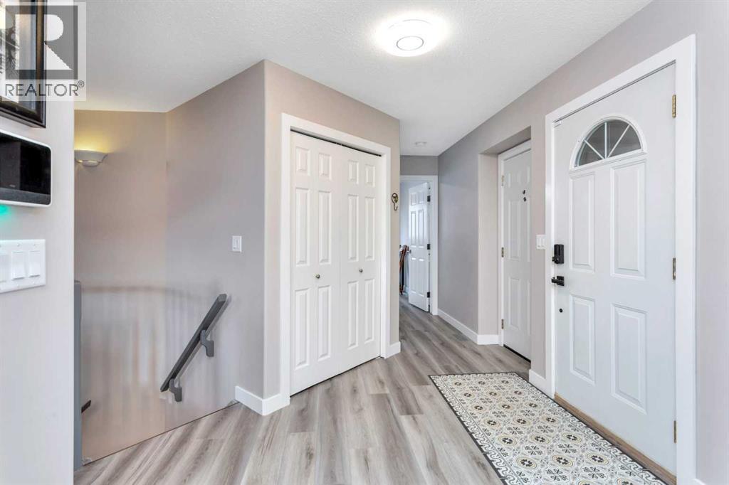 68 Falcon Crescent, Sylvan Lake, Alberta  T4S 2H3 - Photo 8 - A2268932