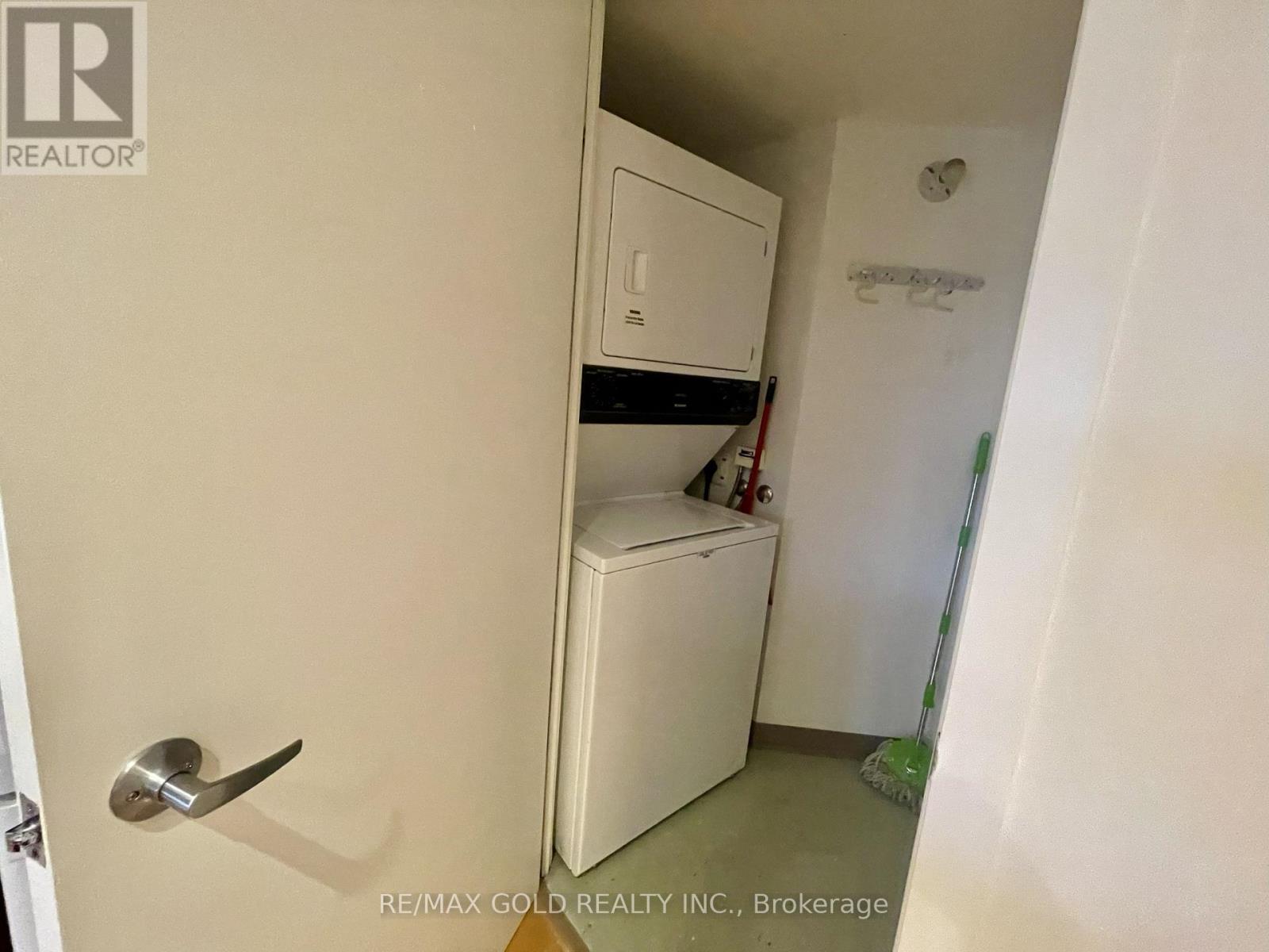 318 - 550 Queens Quay W, Toronto, Ontario  M5V 3M8 - Photo 10 - C12517692