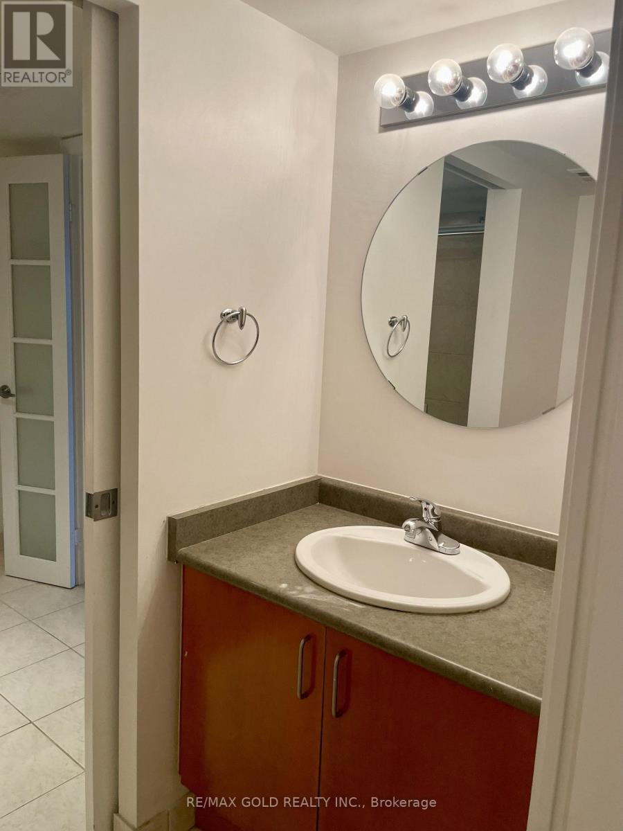 318 - 550 Queens Quay W, Toronto, Ontario  M5V 3M8 - Photo 8 - C12517692