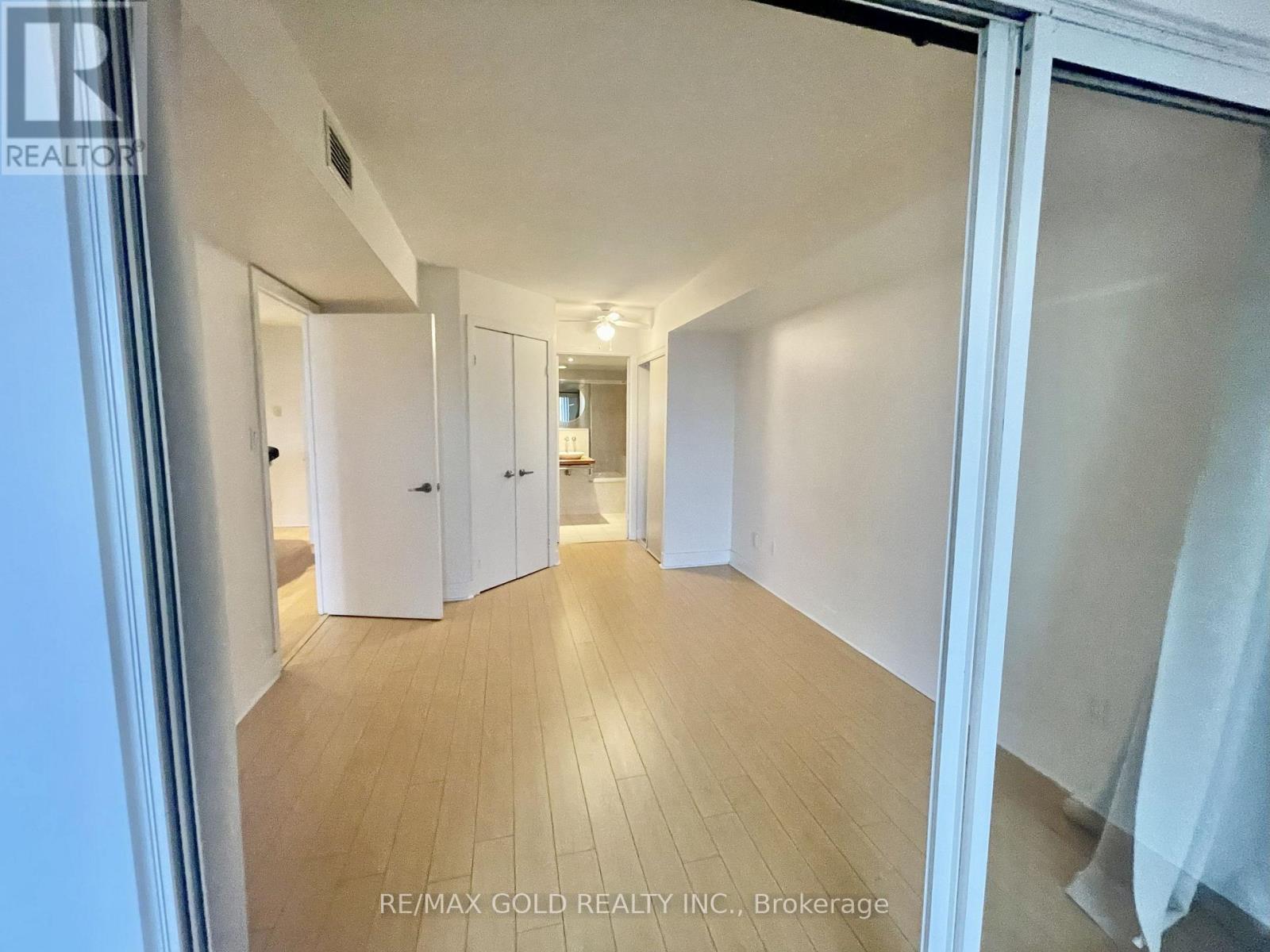 318 - 550 Queens Quay W, Toronto, Ontario  M5V 3M8 - Photo 6 - C12517692