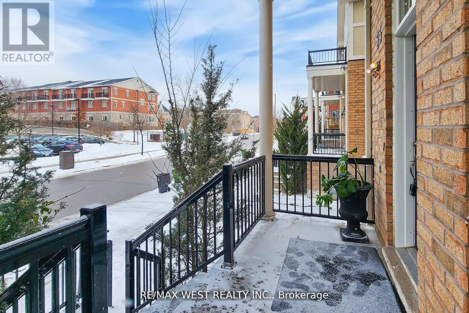 35 Bell Estate Road, Toronto, Ontario  M1L 0E2 - Photo 3 - E12518464