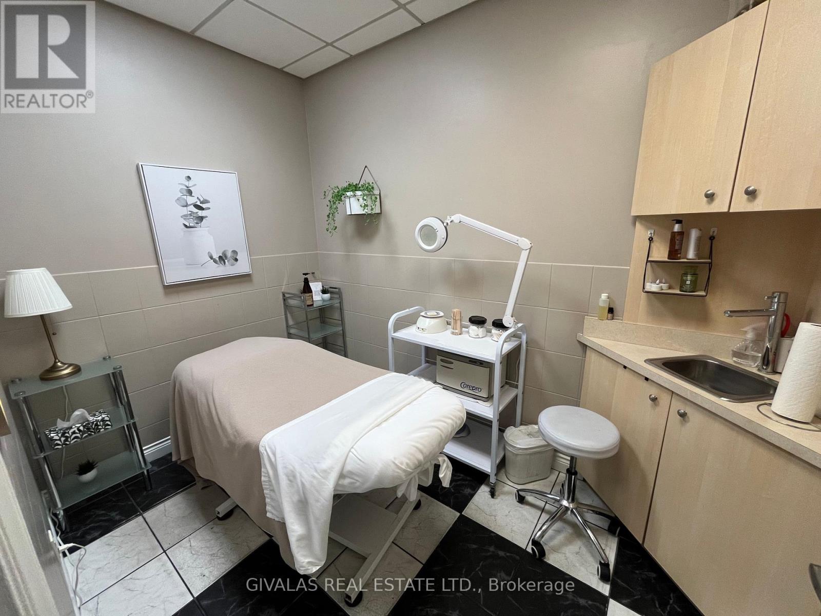 216 Brock Street S, Whitby, Ontario L1N 4K1 - Photo 11 - E12518552