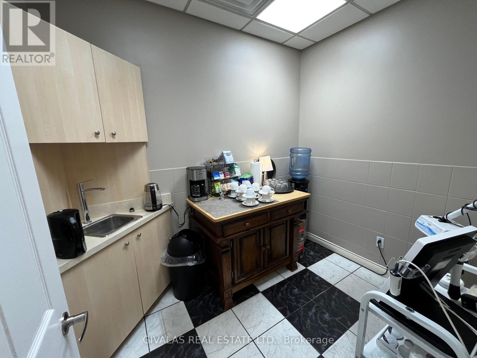 216 Brock Street S, Whitby, Ontario L1N 4K1 - Photo 13 - E12518552