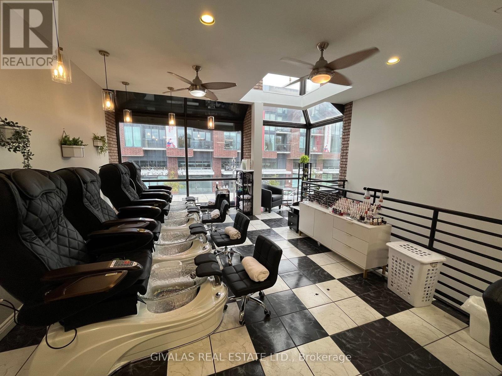 216 Brock Street S, Whitby, Ontario L1N 4K1 - Photo 8 - E12518552