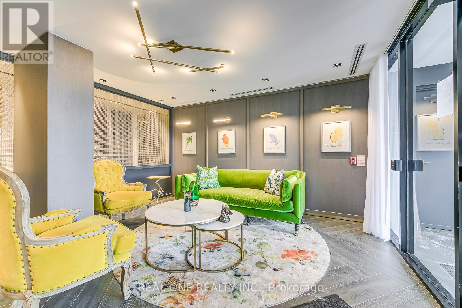 526 - 405 Dundas Street W, Oakville, Ontario L6M 5P4 - Photo 8 - W12483033