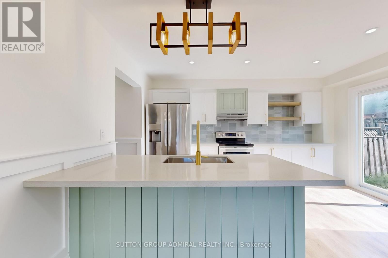 2213 Chalmers Crescent, Innisfil, Ontario  L9S 1Y6 - Photo 12 - N12518450