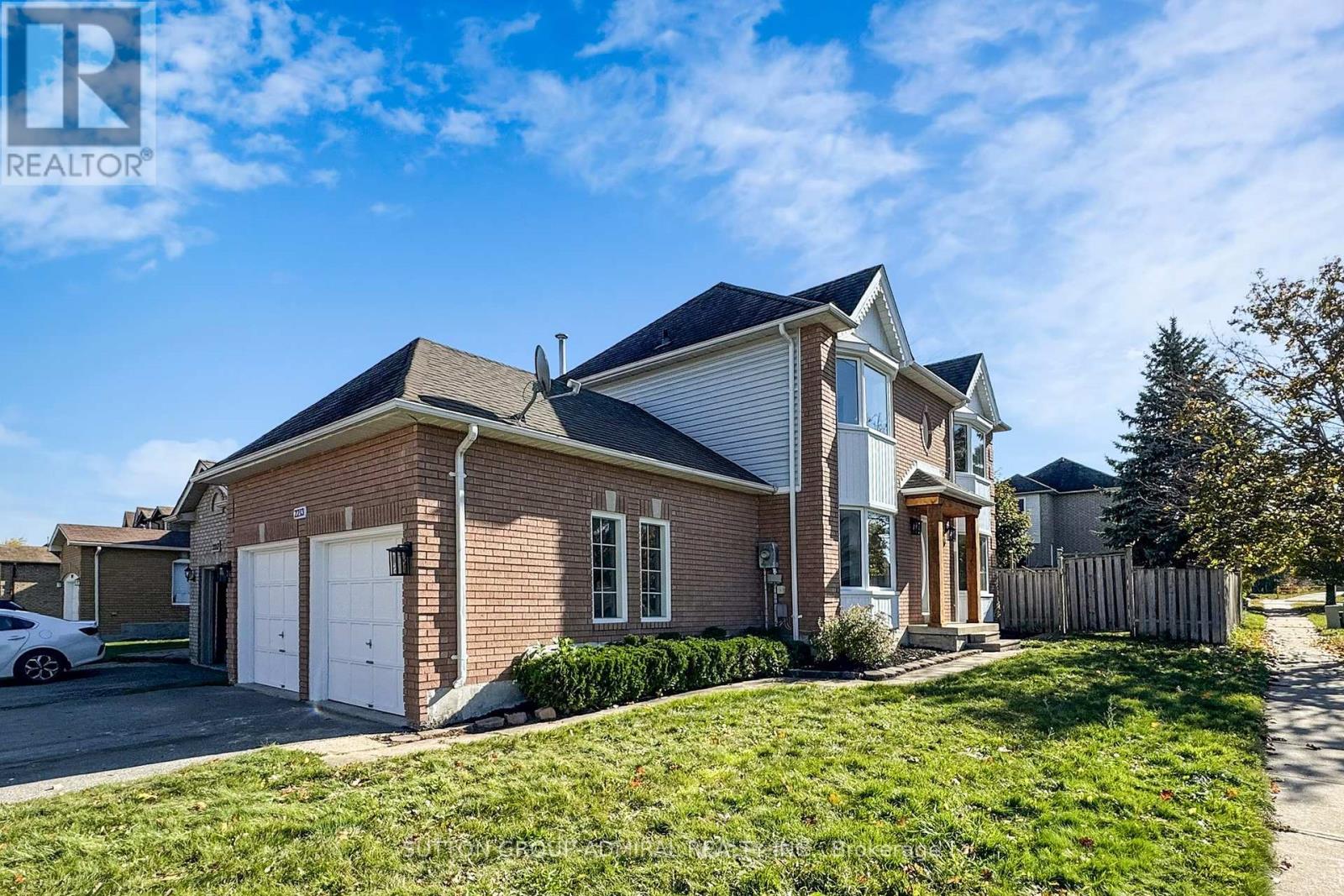 2213 Chalmers Crescent, Innisfil, Ontario  L9S 1Y6 - Photo 2 - N12518450