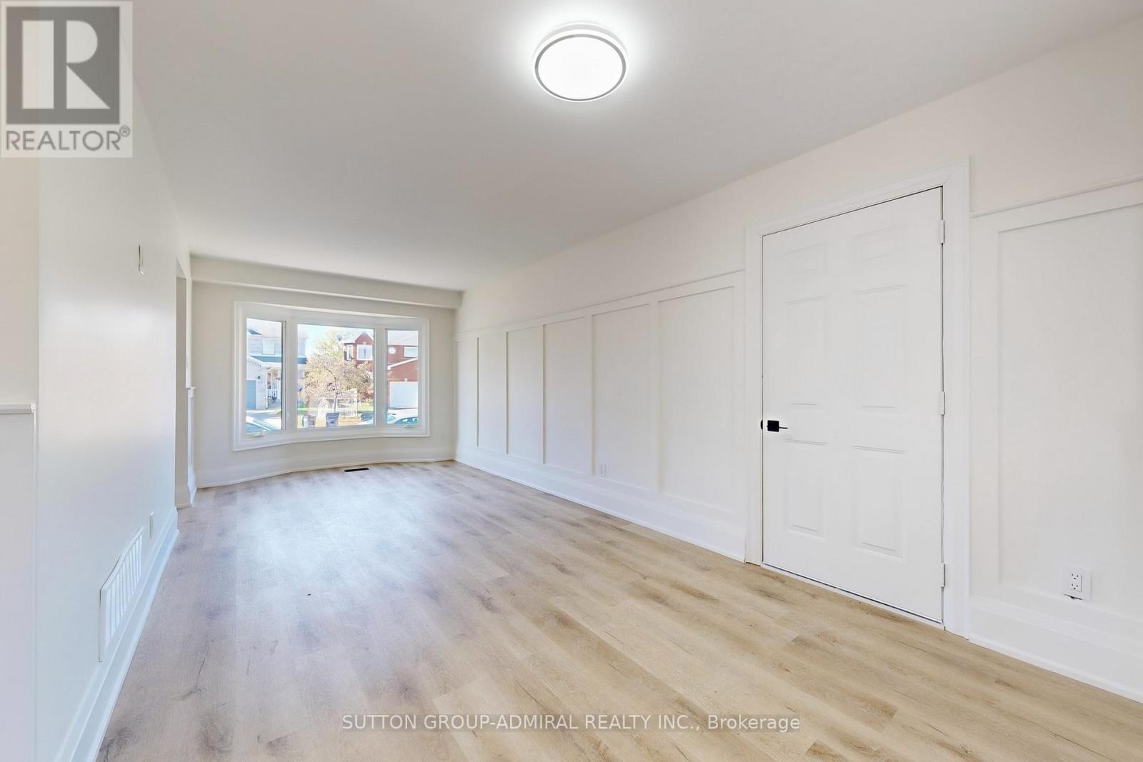 2213 Chalmers Crescent, Innisfil, Ontario  L9S 1Y6 - Photo 5 - N12518450