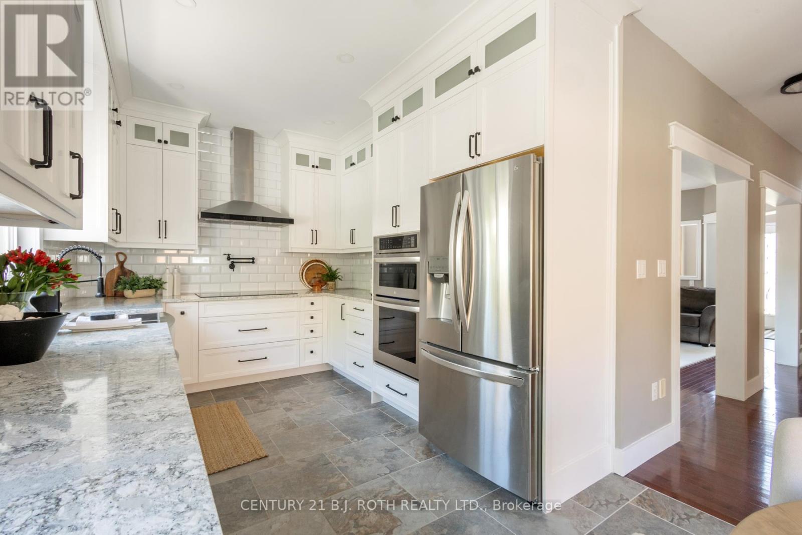 1359 Forest Street, Innisfil, Ontario  L9S 1Z9 - Photo 7 - N12518468