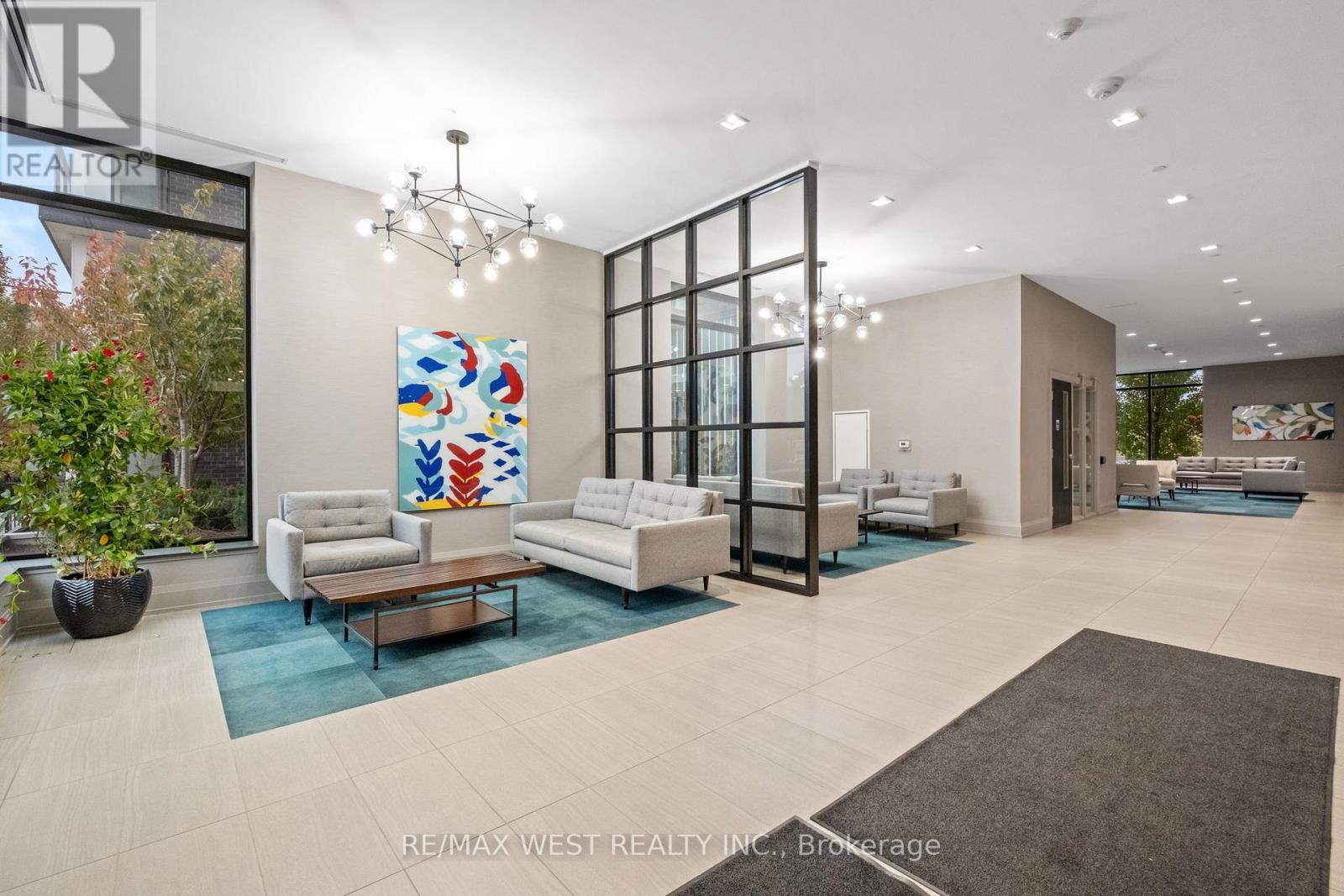 326 - 555 William Graham Drive, Aurora, Ontario  L4G 3L1 - Photo 2 - N12518624