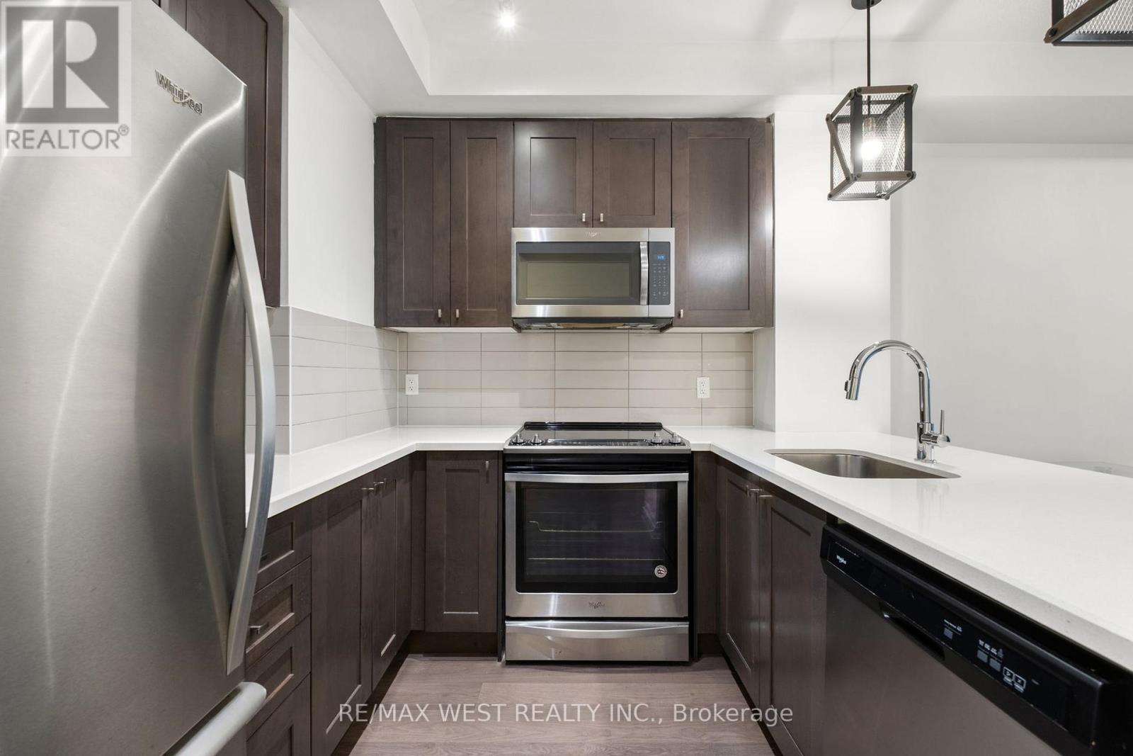 326 - 555 William Graham Drive, Aurora, Ontario  L4G 3L1 - Photo 4 - N12518624