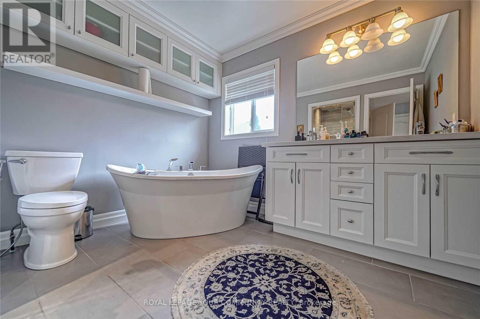 106 Snowy Meadow Ave Avenue, Richmond Hill, Ontario  L4E 3X8 - Photo 9 - N12518648