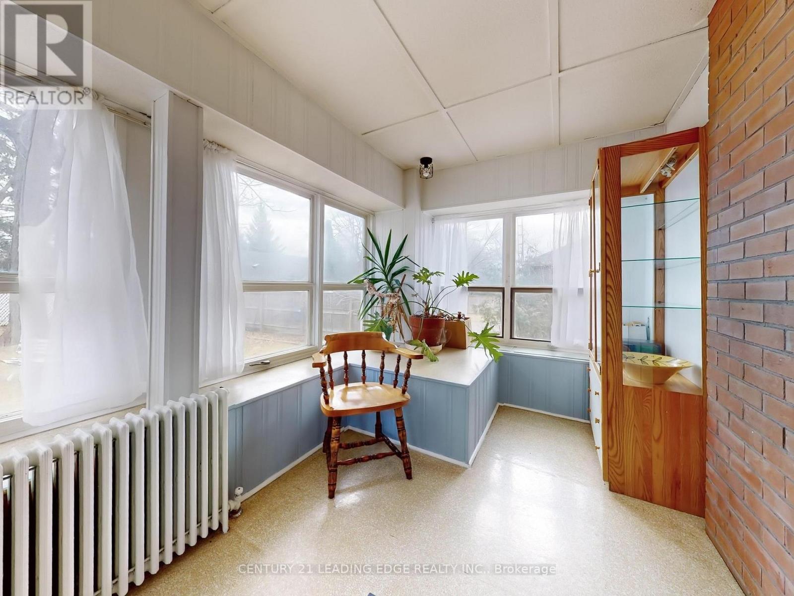 261 Main Street N, Markham, Ontario  L3P 1Y6 - Photo 3 - N12518652