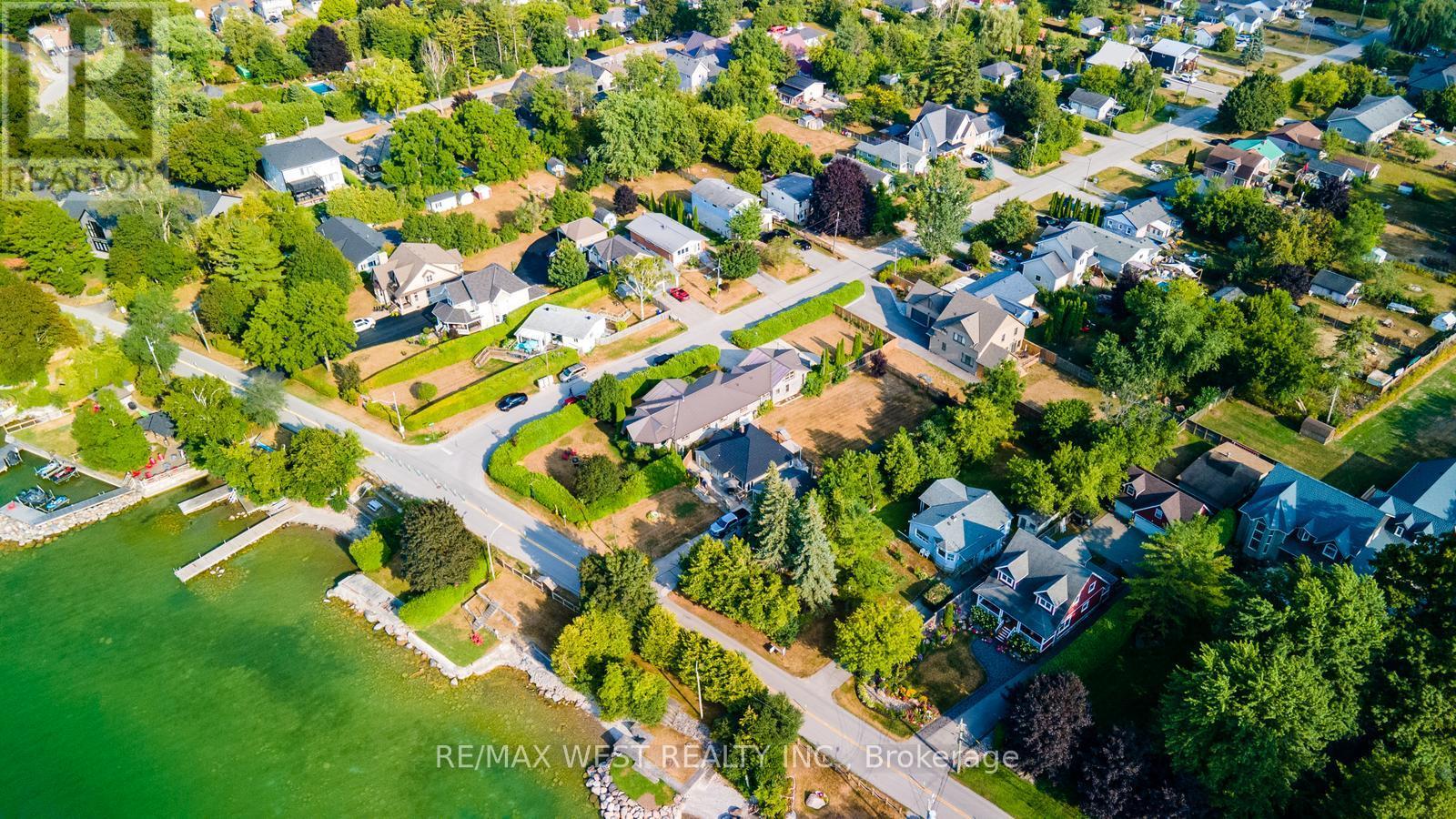 523 LAKE DRIVE E, Georgina, Ontario