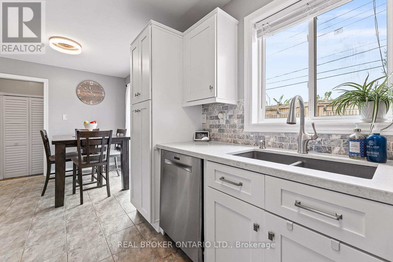 89 Bentley Crescent, Barrie, Ontario  L4N 0Z1 - Photo 11 - S12518472