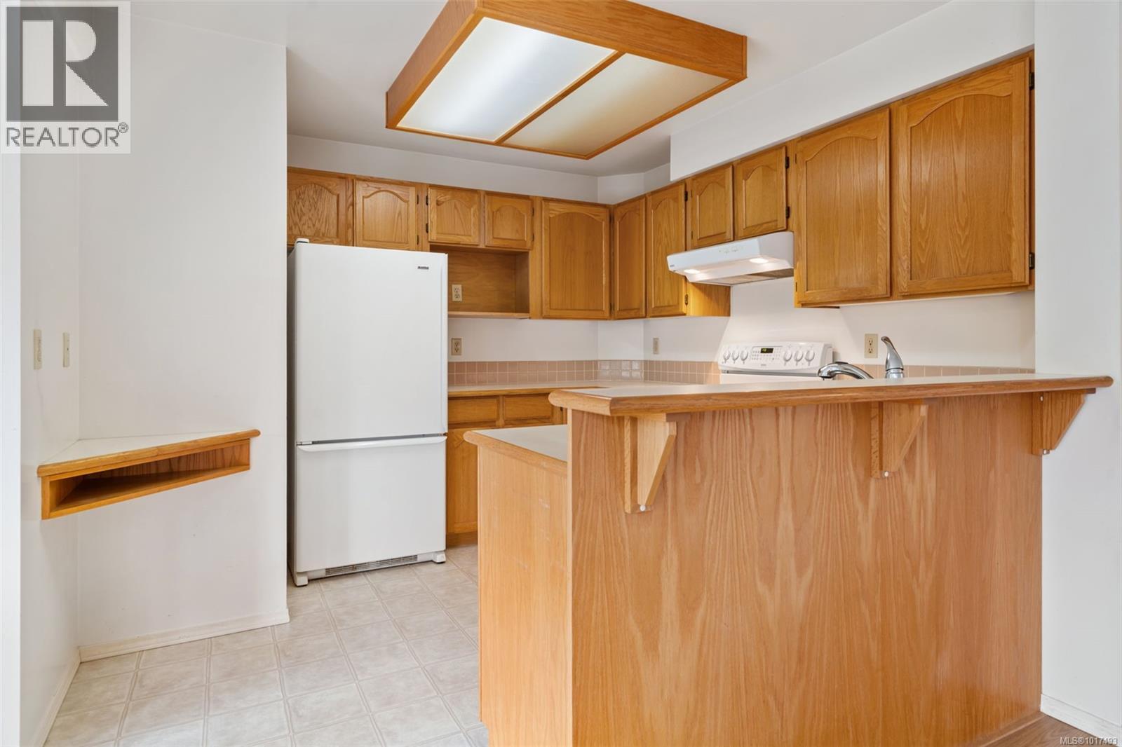 102 4515 Pipeline Rd, Saanich, British Columbia  V8Z 5M3 - Photo 6 - 1017493