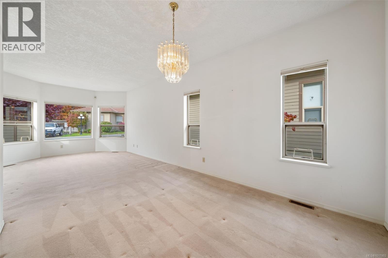 102 4515 Pipeline Rd, Saanich, British Columbia  V8Z 5M3 - Photo 11 - 1017493