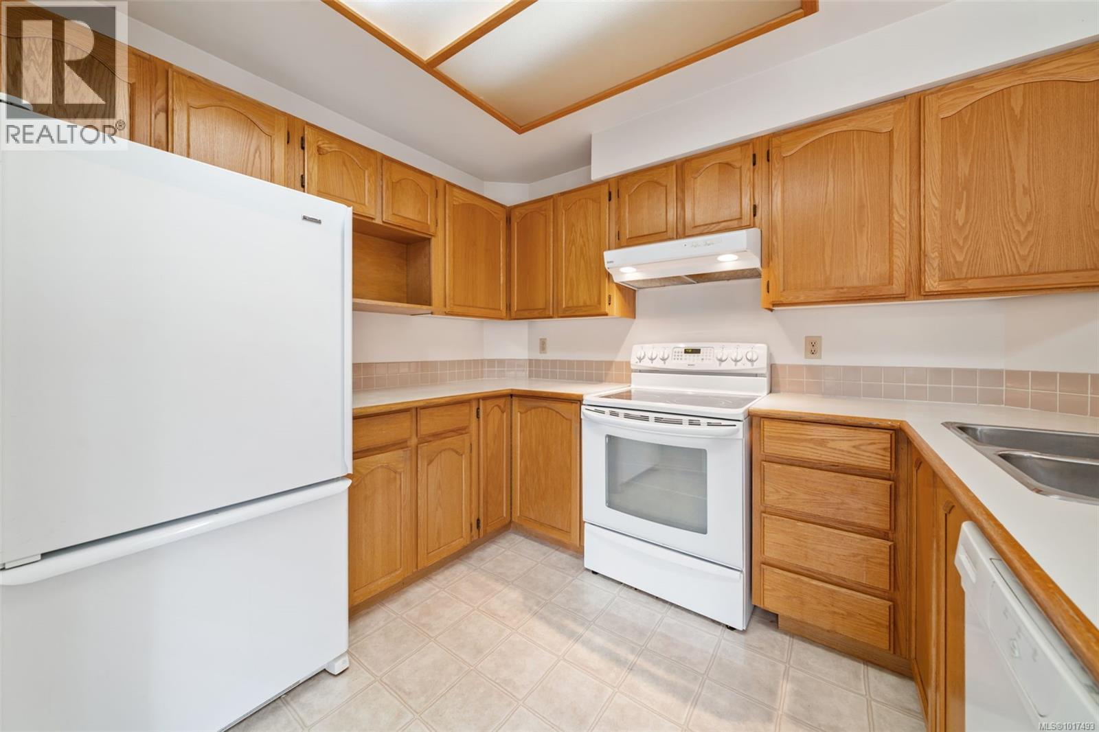 102 4515 Pipeline Rd, Saanich, British Columbia  V8Z 5M3 - Photo 7 - 1017493