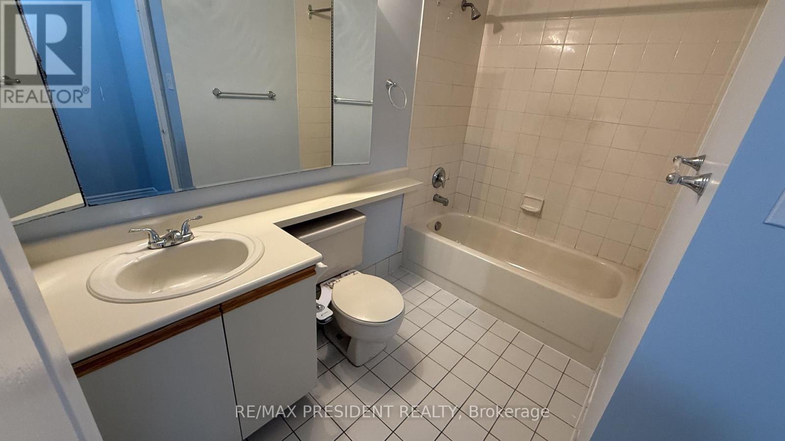 206 - 30 Malta Avenue, Brampton, Ontario L6Y 4S5 - Photo 10 - W12518488