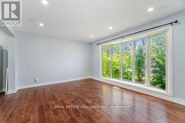 4 Parkend Avenue, Brampton, Ontario  L6Y 1B2 - Photo 7 - W12518490