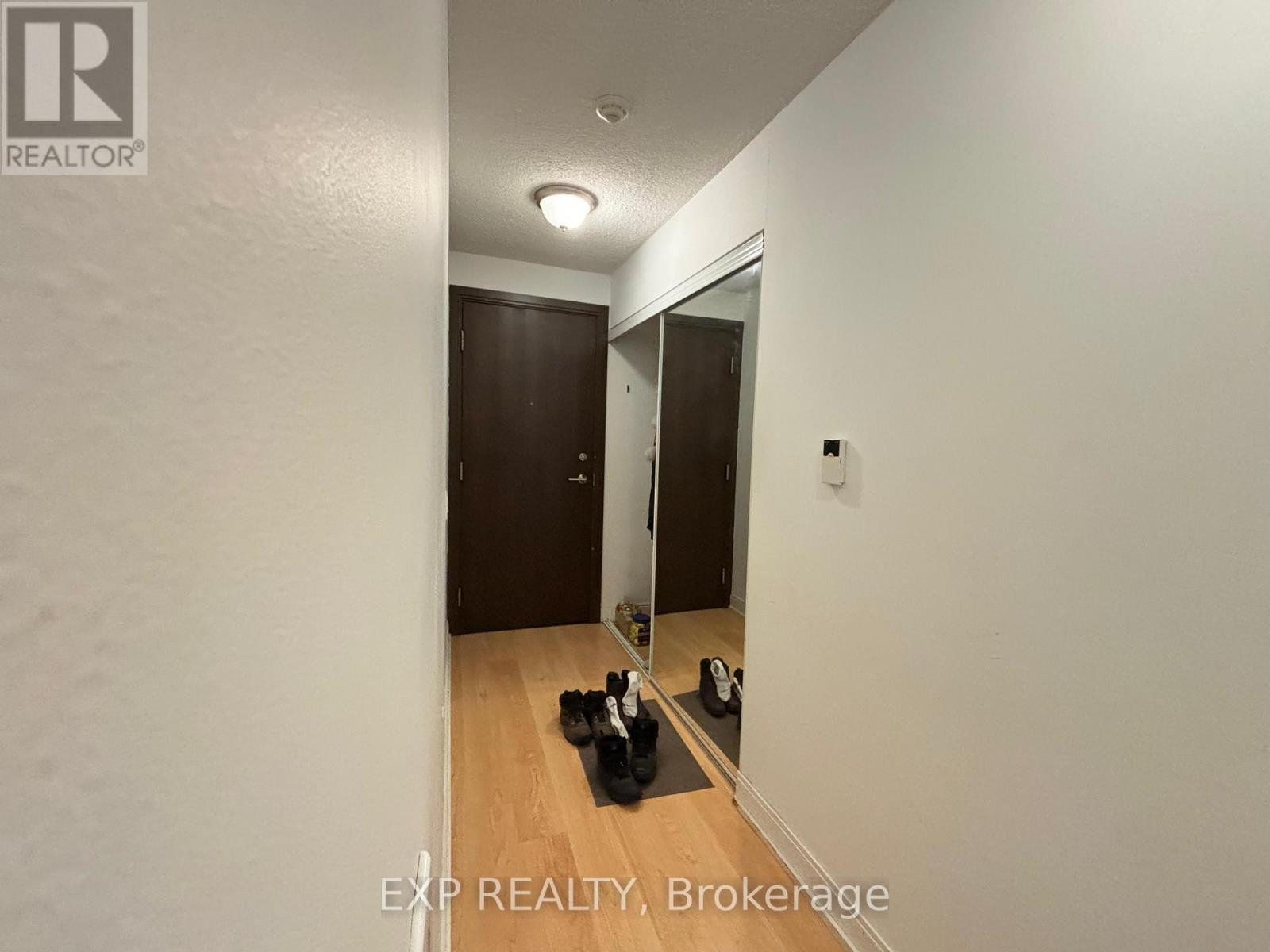 945 - 35 Viking Lane, Toronto, Ontario M9B 0A2 - Photo 6 - W12518522