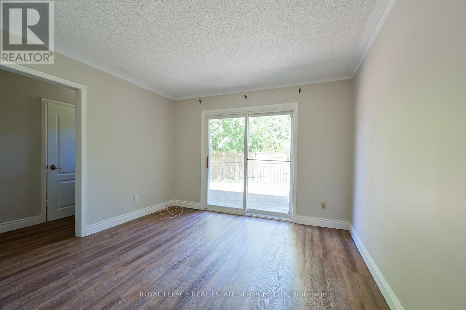 2471 Meadowood Crescent, Oakville, Ontario L6L 1V5 - Photo 11 - W12518580